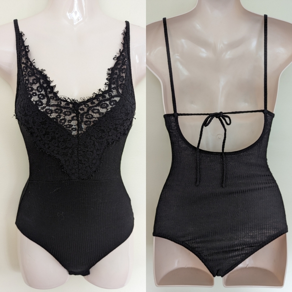 Polly Black ribbed bodysuit with lace trim 2 xs small